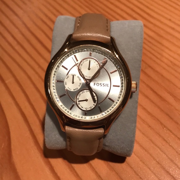 Fossil Watch - Picture 2 of 4
